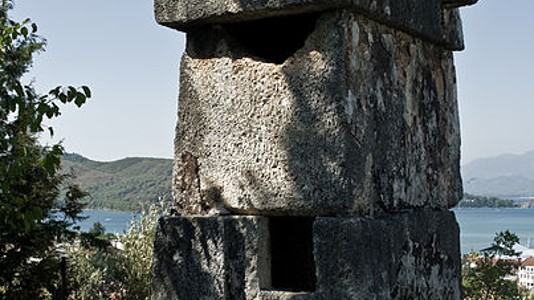 Amyntas rock graves