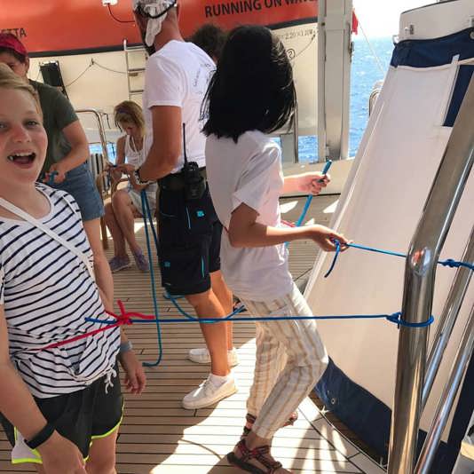 How can knots tying be an entertainment onboard a cruise ship?