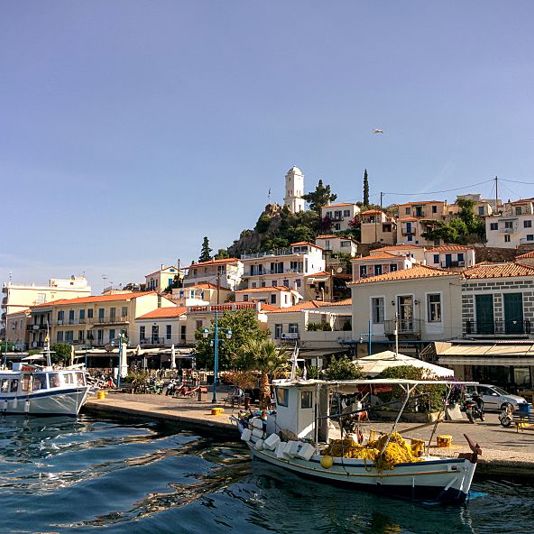 Poros town