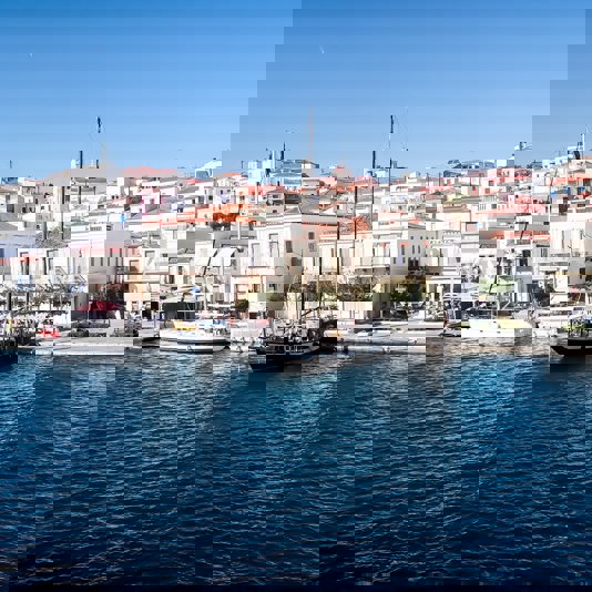 Poros town
