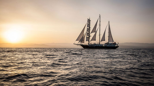 Running on Waves - Exterior