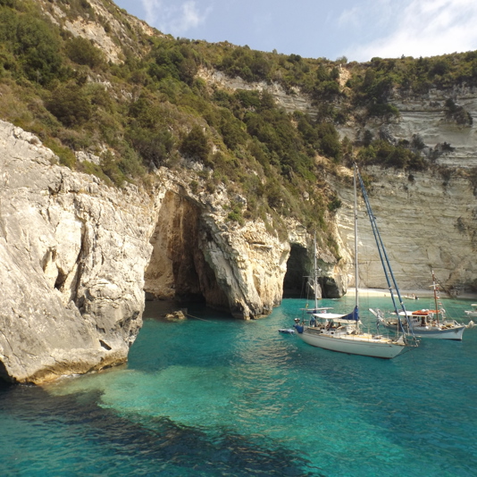Paxos-Antipaxos